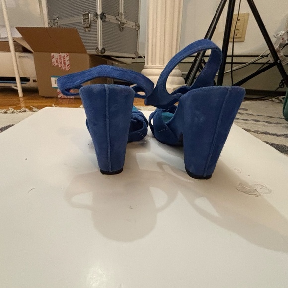blue suede heels ! Donald J Pliner - Picture 2 of 8